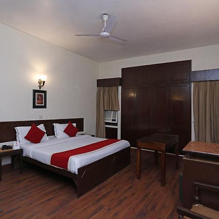 Collection O Hamilton Hotel New Delhi Bagian luar foto
