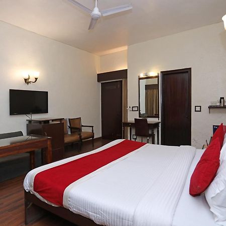 Collection O Hamilton Hotel New Delhi Bagian luar foto