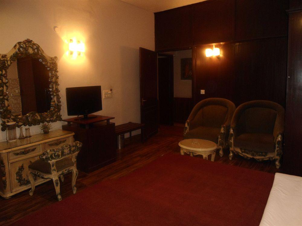 Collection O Hamilton Hotel New Delhi Bagian luar foto