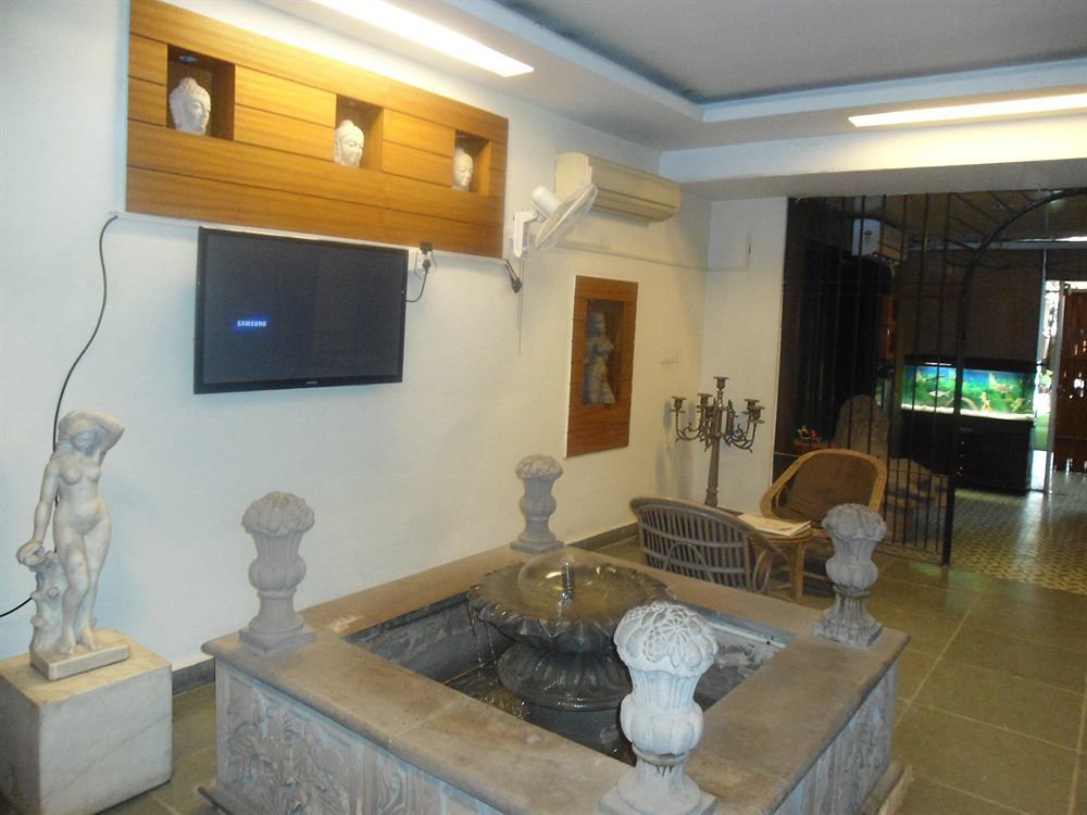 Collection O Hamilton Hotel New Delhi Bagian luar foto